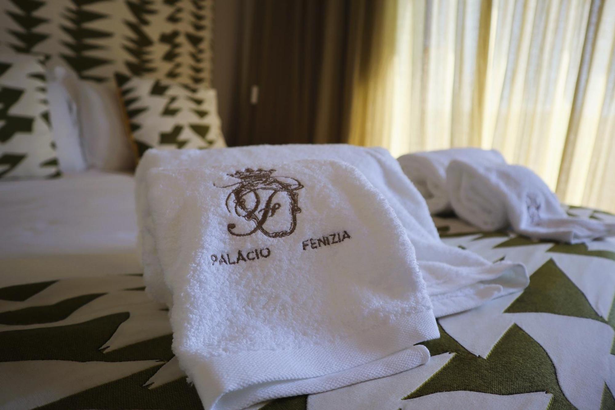 Palacio Fenizia Lux Apartments OOporto Esterno foto